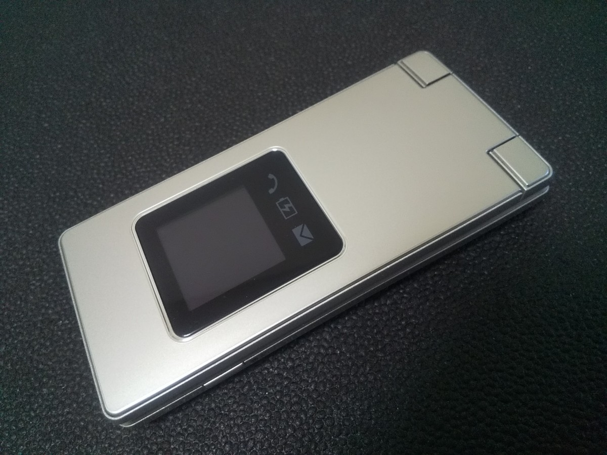 Softbank かんたん携帯9 505SH 4G 白ロム 防塵 防水 ワンセグ 赤外線 