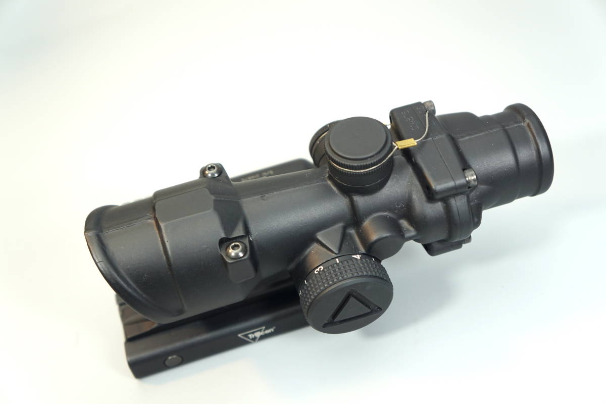 Trijicon LED版 馬蹄・グリーンレティクル ACOG TA02 TA02-D-100392 (Leupold PEQ PVS PSQ ATPIAL ptw LA5 peq15 wilcox surefire)_画像6