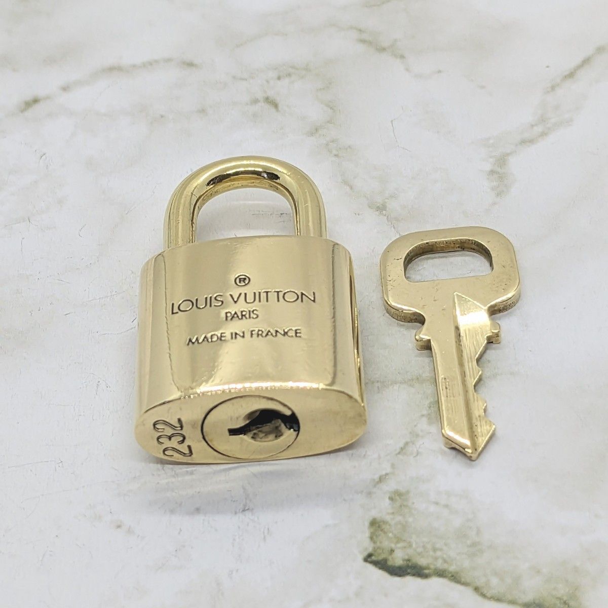 LV ルイヴィトン パドロック カデナ 南京錠 ゴールド No 232 LV ルイヴィトン パドロック カデナ 南京錠 ゴールド No 232