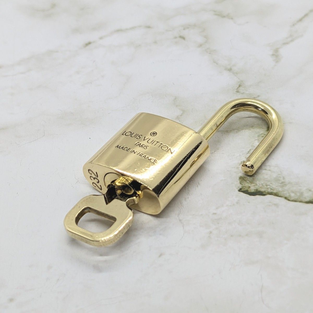 LV ルイヴィトン パドロック カデナ 南京錠 ゴールド No 232 LV ルイヴィトン パドロック カデナ 南京錠 ゴールド No 232