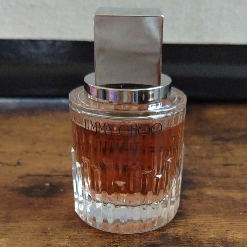 JIMMY CHOO 香水 イリシット　オードパルファン　40ml