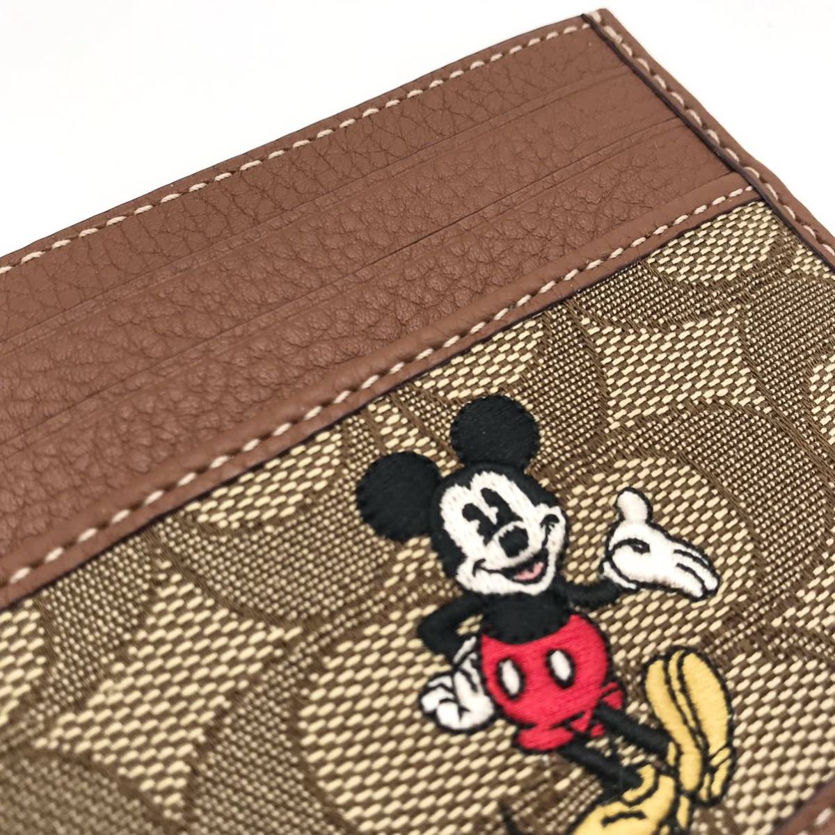 DISNEY X COACH コラボ 大人気 スリム IDカードケース シグネチャー