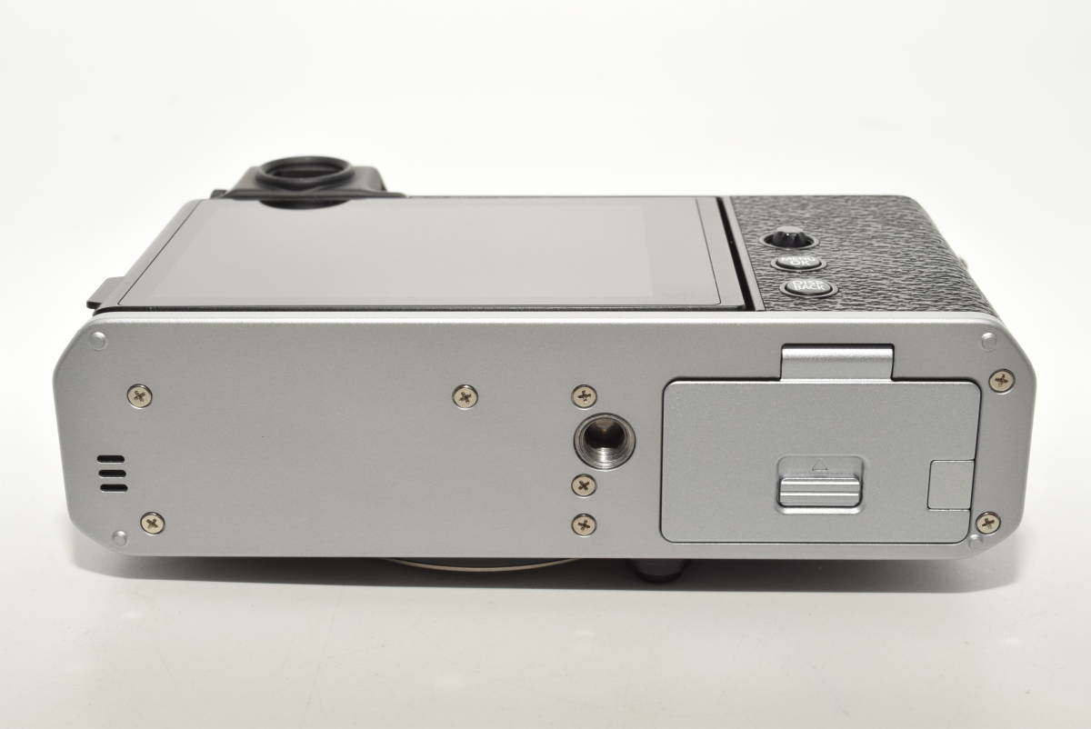 [ первоклассный товар ] Fuji Film беззеркальный цифровая камера FUJIFILM X-E4 линзы комплект серебряный (XC15-45) F X-E4LK-1545-S #6256