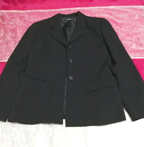  black upper half of body outer garment feather woven suit / coat / out .Black outerwear suit/coat