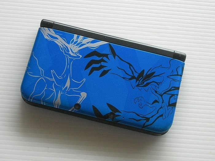 ニンテンドー　3DS LL ポケットモンスター ゼルネアス・イベルタル ブルー 限定モデル　中古品