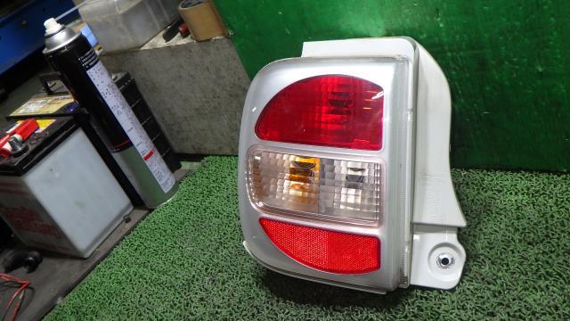 ラパン CBA-HE21S 左テールランプ トーカイ 35603-75H1 35670-75H10 中古_画像3