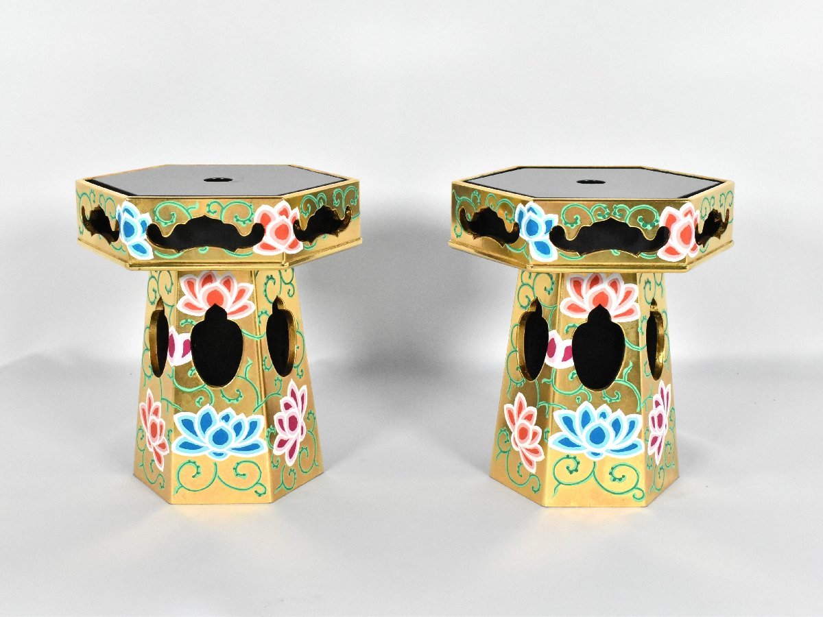 【アウトレット寺院仏具】六角供花・本金箔押し・唐草彩色入り・6寸1対