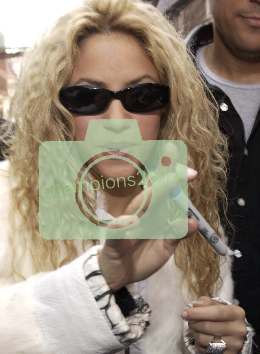 ROCK*Shakira car key la autograph sa Info toA