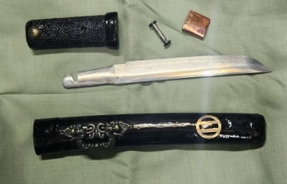 残欠 オリジナル制作 短刀 お守り刀 装飾品 家紋入り 丸に三つ引き。