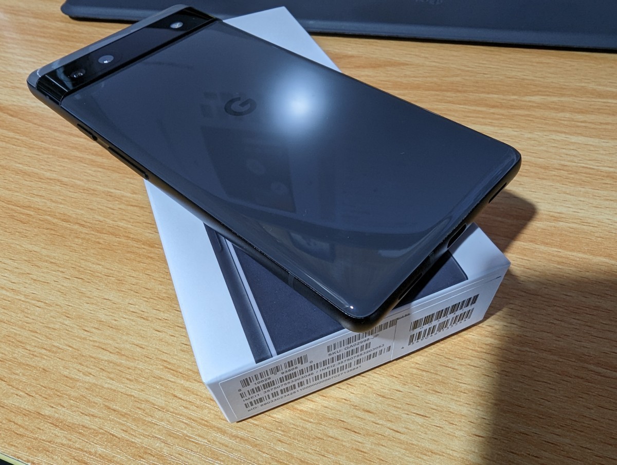 美品】SIMフリー Google Pixel 6a 128GB Charcoal 黒 チャコール