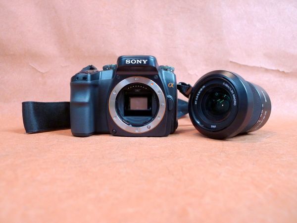 最先端 デジタル一眼レフカメラ α100 SONY i557 本体 動作未確認/60