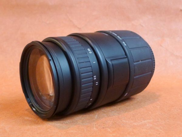 j089 SIGMA レンズ 70-300mm 1:4-5.6 DL MACRO オートフォーカス サイズ：約 直径6×高さ13～18ｃｍ /60_画像3