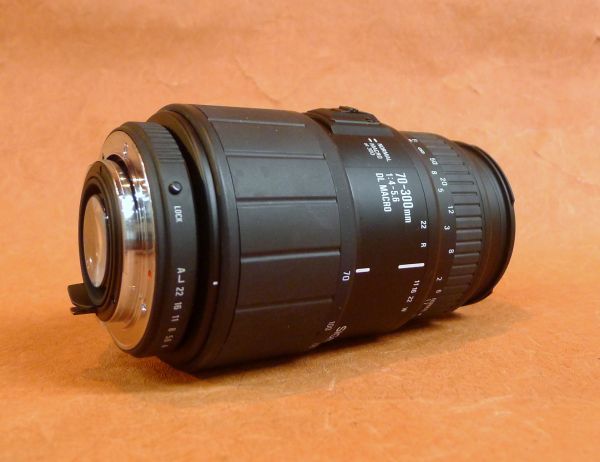 j089 SIGMA レンズ 70-300mm 1:4-5.6 DL MACRO オートフォーカス サイズ：約 直径6×高さ13～18ｃｍ /60_画像6