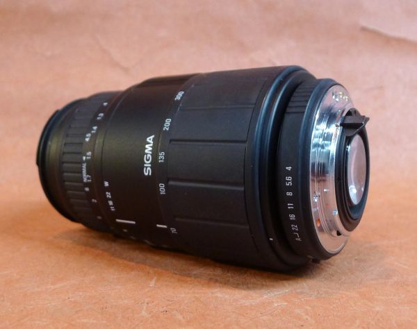j089 SIGMA レンズ 70-300mm 1:4-5.6 DL MACRO オートフォーカス サイズ：約 直径6×高さ13～18ｃｍ /60_画像7