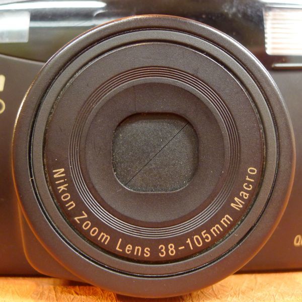 j062 ジャンク Nikon 100Ｍ500 AF コンパクトフィルムカメラ ケース付き サイズ：約 幅12.5×高さ6.5×奥行5.5ｃｍ /60_画像10