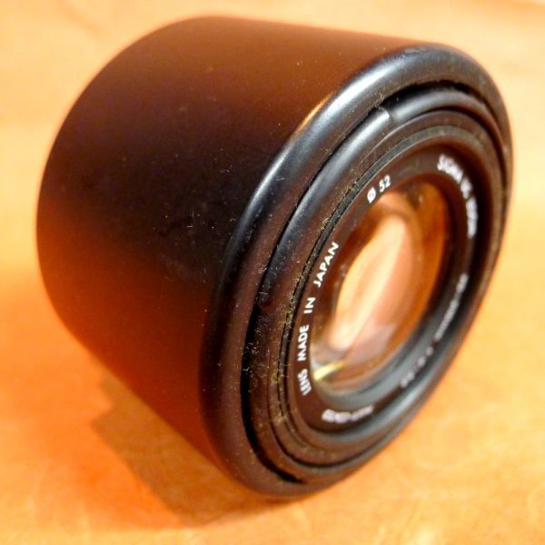 i332 SIGMA UC ZOOM 70-210 1:4-5.6 auto focus lens size : calibre approximately 5.2cm height approximately 9cm/60