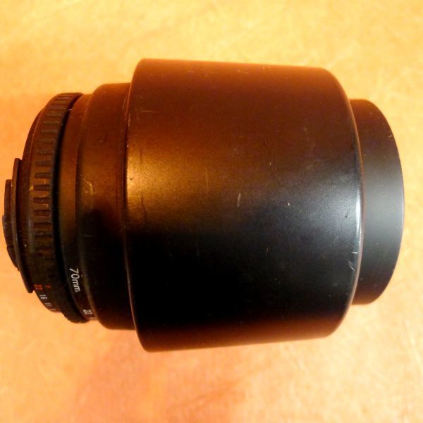 i332 SIGMA UC ZOOM 70-210 1:4-5.6 auto focus lens size : calibre approximately 5.2cm height approximately 9cm/60