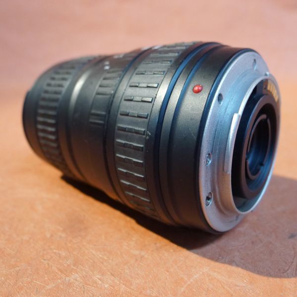 i017 SIGUMA カメラレンズ 100-300mm 1:4.5-6.7 オートフォーカス 寸法：約直径6㎝×長さ11～15㎝/60_画像5
