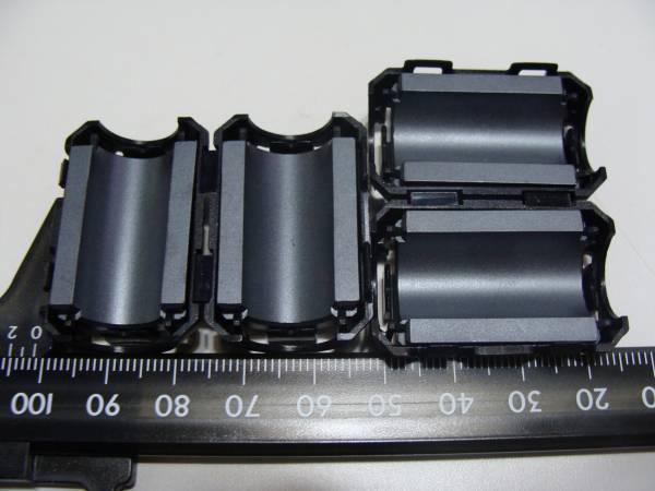 フェライトコアヒンジ式 8D向け 内径13mm 50個セット送料520円~_内径13mm、長さ約36mmです。