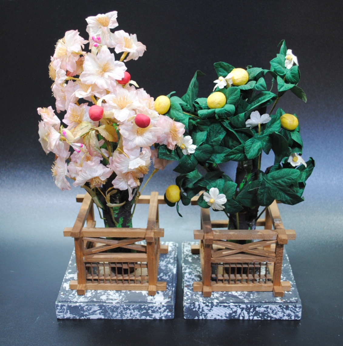 【売切り屋】桜橘 一対 3点 高さ約22～30cm 雛道具 花飾り 雛人形 雛飾り ひな人形 古い レトロ アンティークの画像2