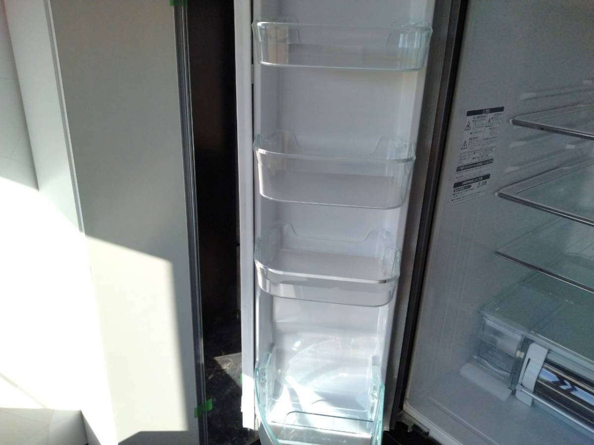  Fukuoka departure direct pickup possible HITACHI Hitachi 6 door freezing refrigerator R-M6200D 620L crystal mirror specular door 2013 year made 