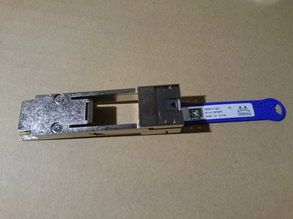 Mellanox QSFP/SFP+ Adapter Kit 655874-B21の画像1