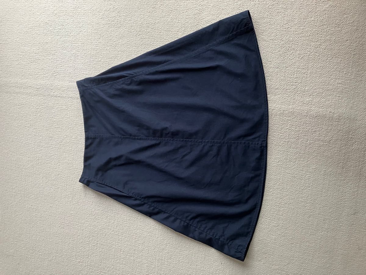 大きいサイズUNIQLO紺色コットンミディフレアスカート(丈短め)