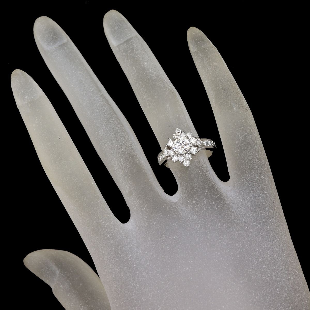 抜群の強い輝き Pt900 一粒ダイヤモンド 0.588ct E VS-1 VERY GOOD ダイヤモンド 0.51ct/0.18ct リング 7.6g ソーティング付 超美品★03A57