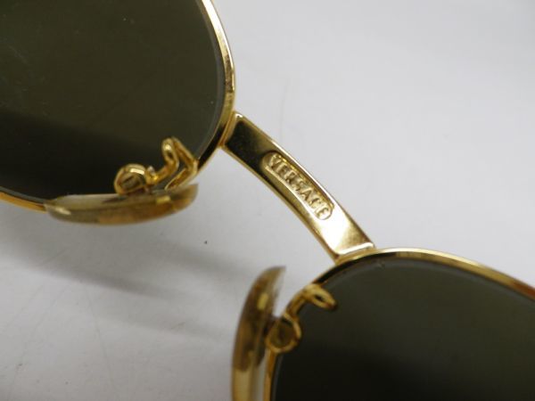 25●a230☆中古品　アイウェア　ヴェルサーチ　サングラス　MOD.S30　COL.030　金属フレーム　GIANNI VERSACE　現状渡し_画像4