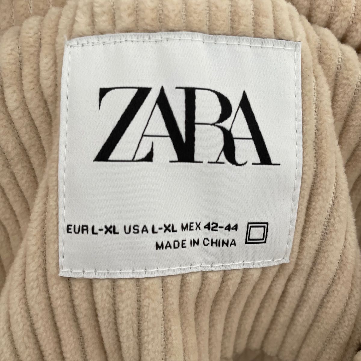 ZARA コーデュロイ パフジャケット ホワイトベージュ M 美品 ZARA コーデュロイ パフジャケット ホワイトベージュ M 美品