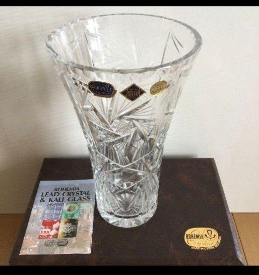 ボヘミア　クリスタル　ガラス　花瓶　フラワーベース