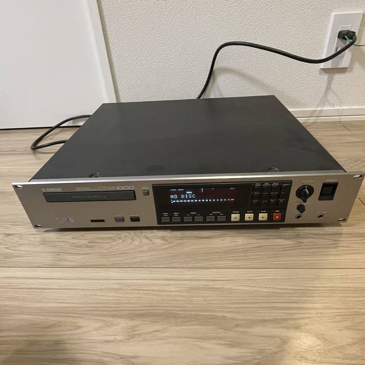 F338 YAMAHA ヤマハ 業務用 Professional Audio CD Recorder プロフェッショナルオーディオCDレコーダー CDR1000 通電確認済_画像1