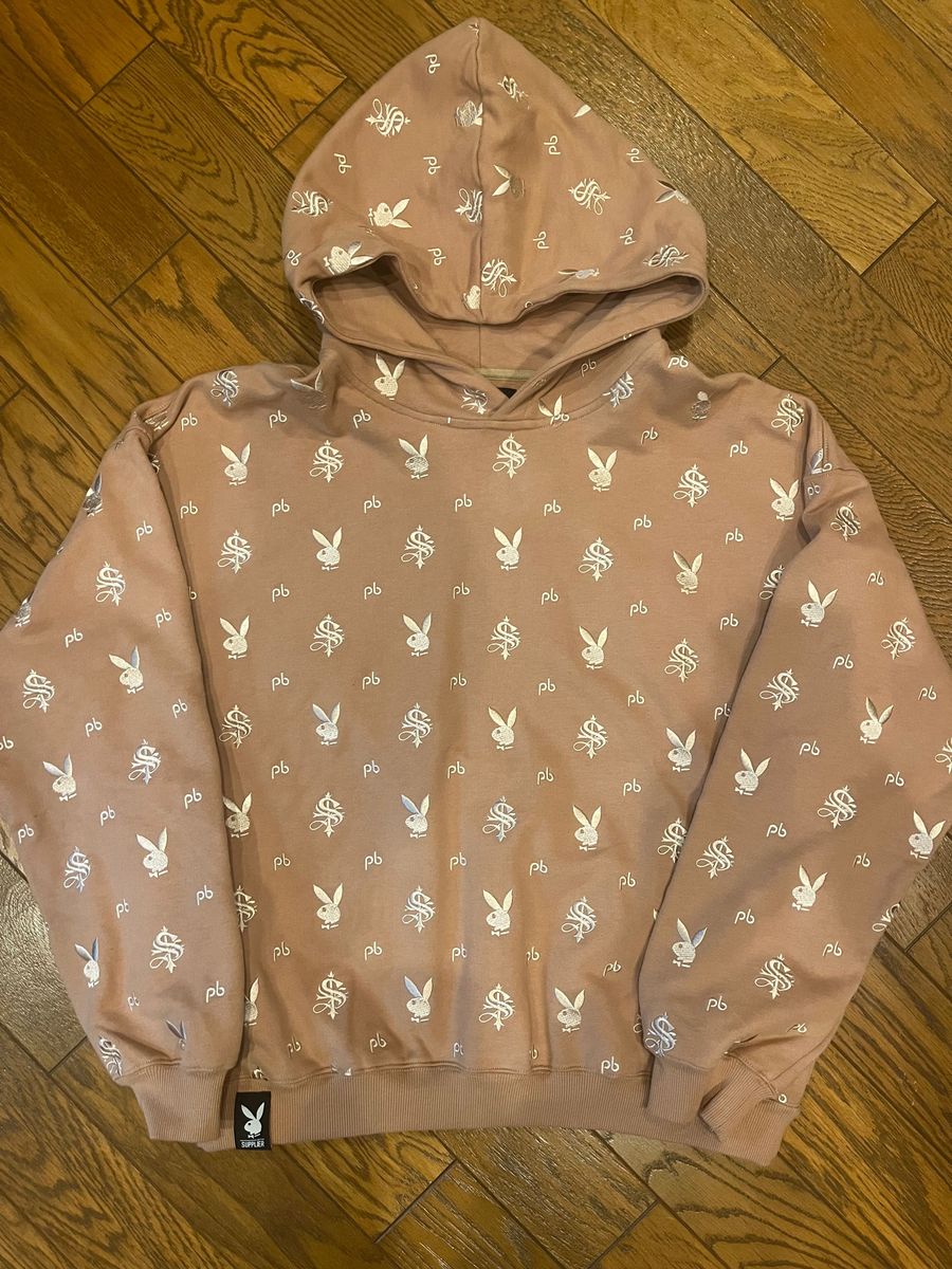 SUPPLIER PLAYBOY ALL OVER EMBROIDERY PULLOVER （BEIGE） パーカー