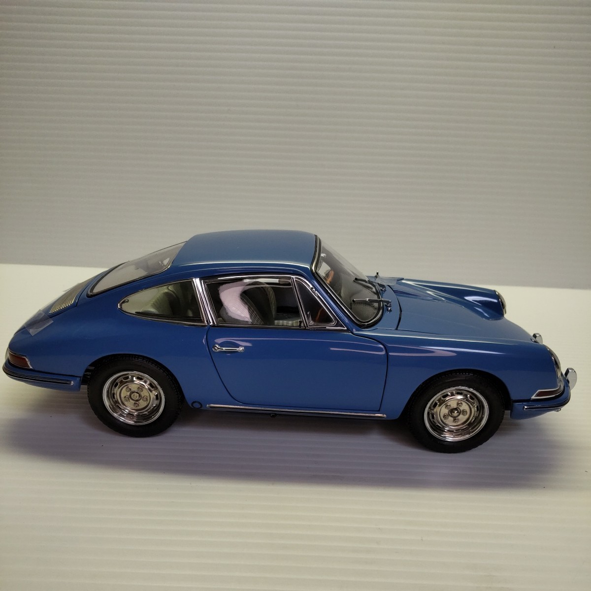 CMC 1/18 ポルシェ Porsche 901 ,1964 SportCoupe No. Ｍ−067D ブルー ダイキャストミニカー_画像8