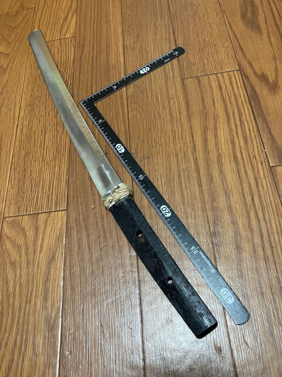 脇差の残欠 全長59cm鎬造 剣鉈 自作ナイフなどに 刃はついていま 脇差の残欠 全長59cm鎬造 剣鉈 自作ナイフなどに 刃はついていま