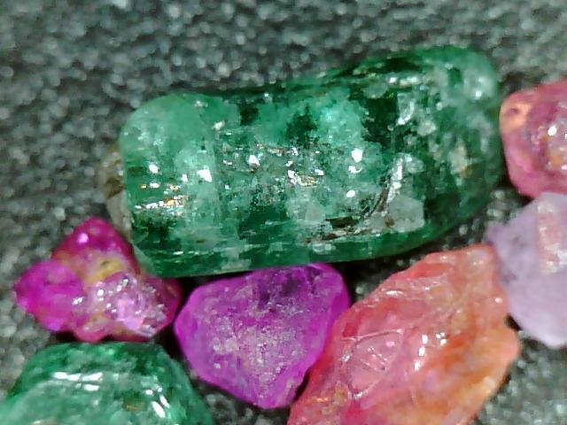 宝石質　コロンビア　エメラルド　緑柱石　インド　ルビー　鋼玉　単結晶　セット　定型外発送_画像6