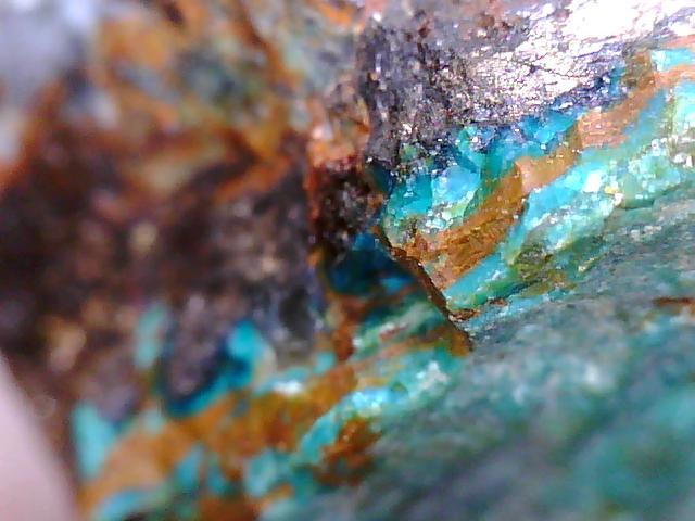 国産鉱物　奈良県　三盛　珪孔雀石　クリソコラ　色々な状態　中型　良標本　定型外発送_画像1