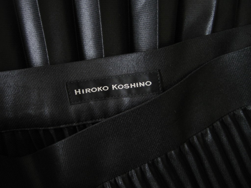 HIROKO KOSHINO ヒロココシノ 49.000円 ★ 洗練♪ 大人の高級ロングプリーツスカート 40 黒ブラック_画像5