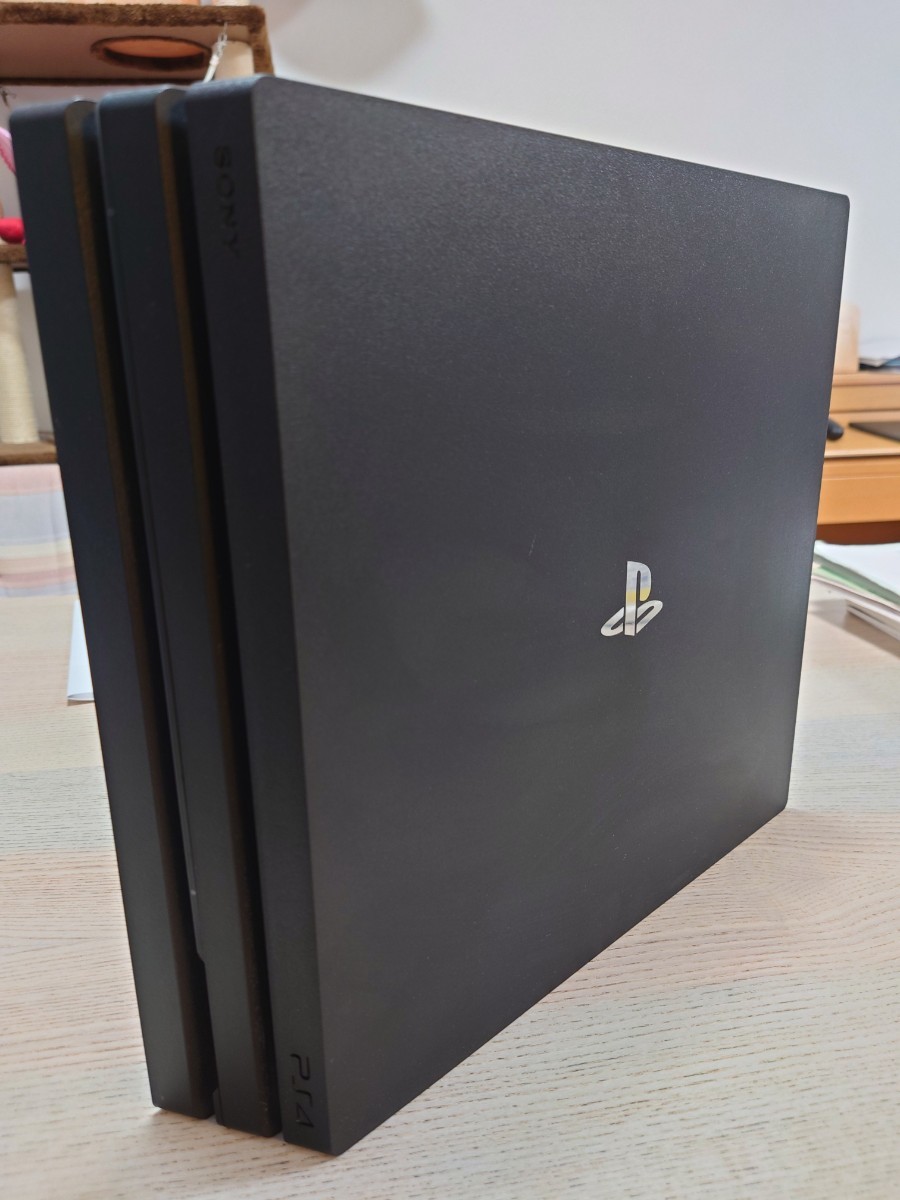 美品即決 PlayStation 4 Pro PS4 pro ジェット・ブラック 1TB (CUH