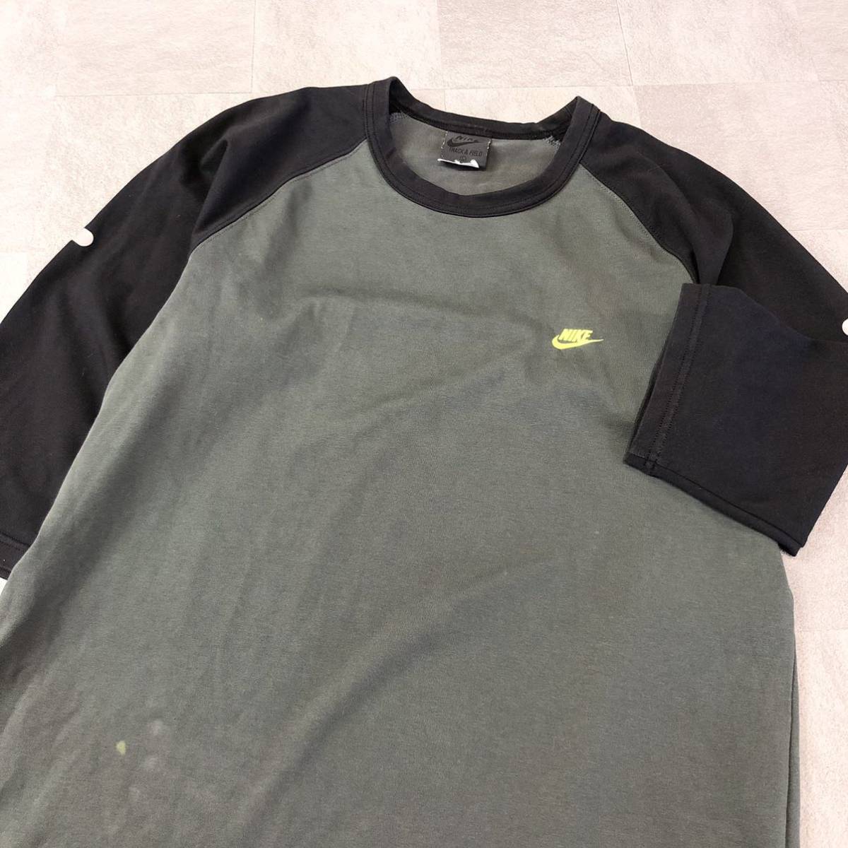 NIKE ナイキ TRACK&FLELD ラグランスリーブ半袖Tシャツ カットソー　ブラックカーキ　サイズL 古着_画像2