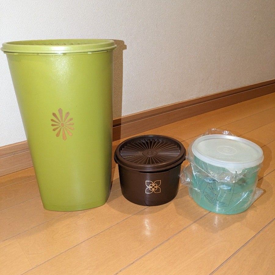 タッパー　３つ　タッパーウェア Tupperware 保存容器 昭和レトロ 丸型