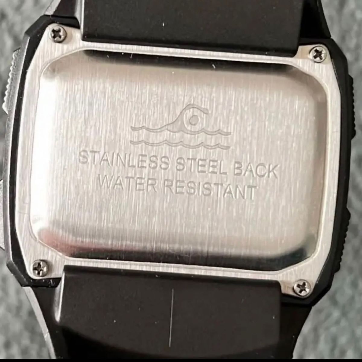 新品 SYNOKE ビッグフェイスデジタル 防水 デジタルストップウォッチ メンズ腕時計 スクエア ゴールド