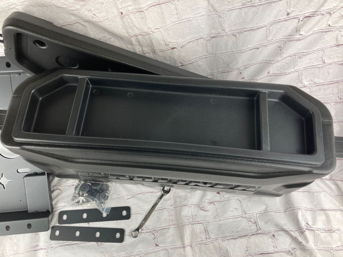 ジムニー JB64 JB74用 リアボックス 工具箱 スペアレス 背面 ジムニー JB64 JB74用 リアボックス 工具箱 スペアレス 背面