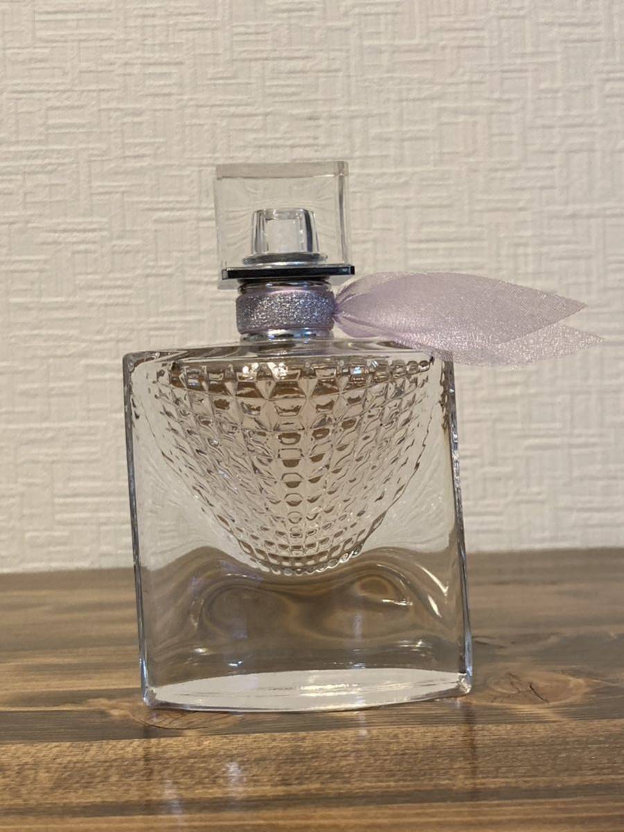 I3K299◆新品同様◆ ランコム LANCOME ラ ヴィ エベル フラワー オブ ハピネス オードパルファム EDP 香水 30ml_画像2