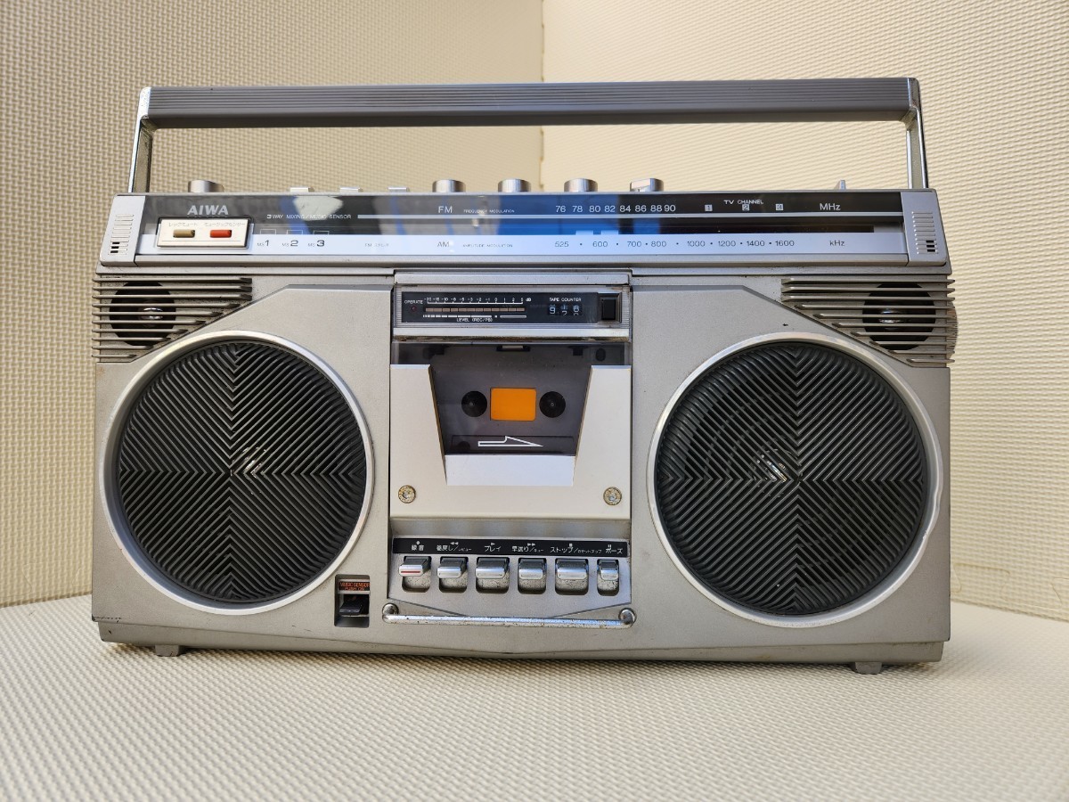 ジャンク扱い　　　　　　　　　　　　　　　AIWA レトロ ラジオ CASSETTE　RECORDER 　　　　　CS-50 ラジカセ_画像1