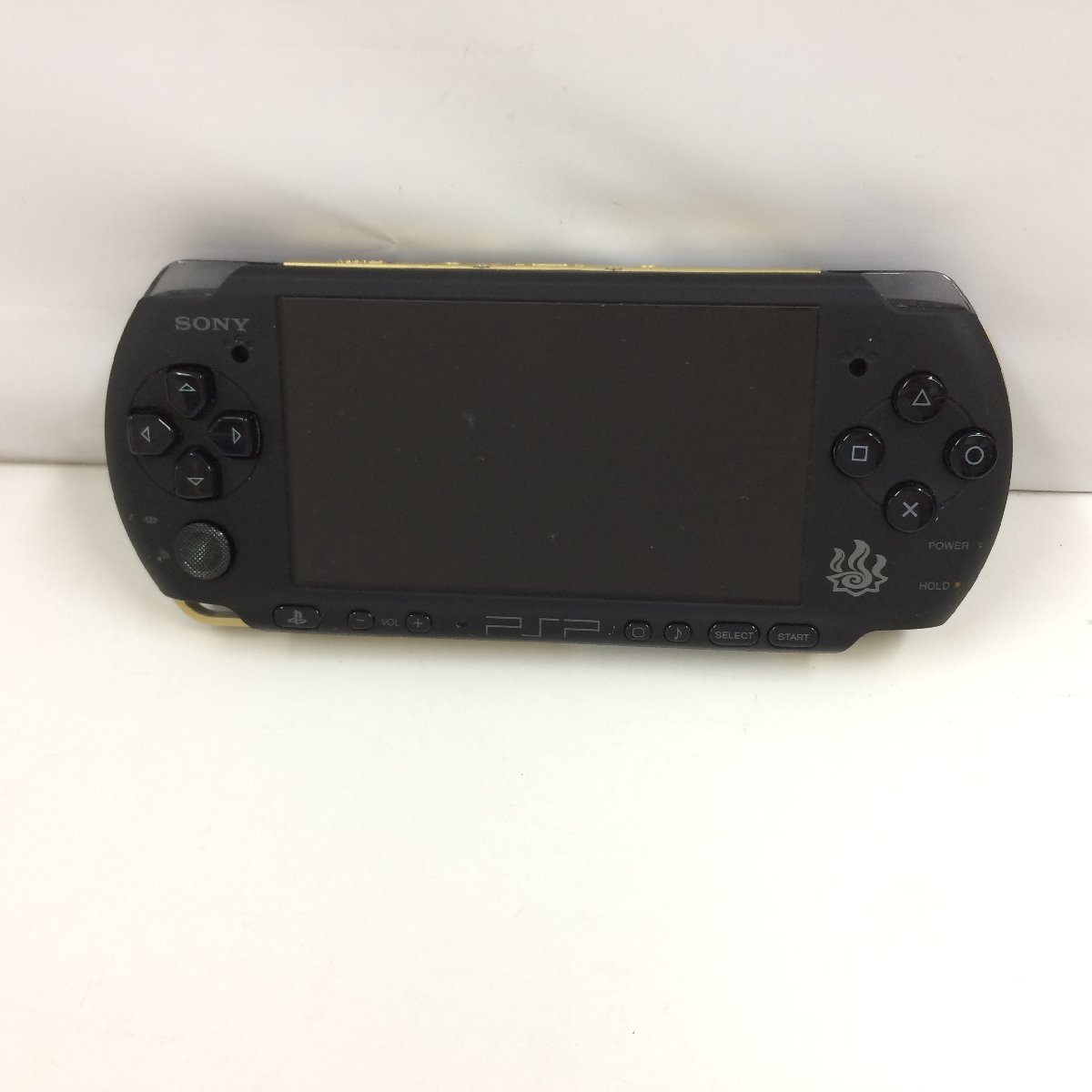 f086*80 【可動品】 SONY ソニー PSP3000 モンスターハンター モデル ブラック×ゴールド ゲームソフト セット_画像2