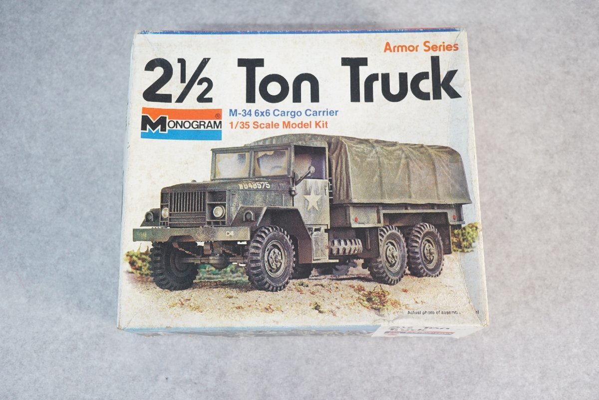 [QS][G881380] MONOGRAM モノグラム 1/35 2 1/2 Ton Truck M-34 6ｘ6 アメリカ陸軍 トラック 8214 0200 プラモデル 現状品_画像1