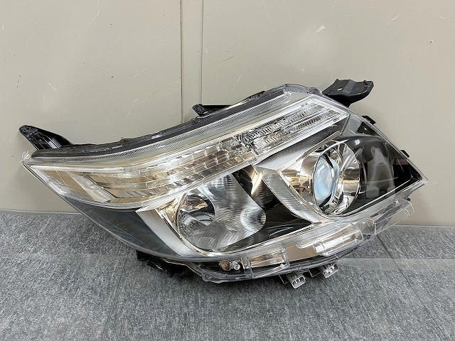 ノア/エスクァイア ZRR80/ZRR85 ZWR80 前期 G's/WxB/BT LED 純正 右ヘッドライト/右ヘッドランプ ICHIKOH 28-227 [G] ▼30229/D3/い_画像1