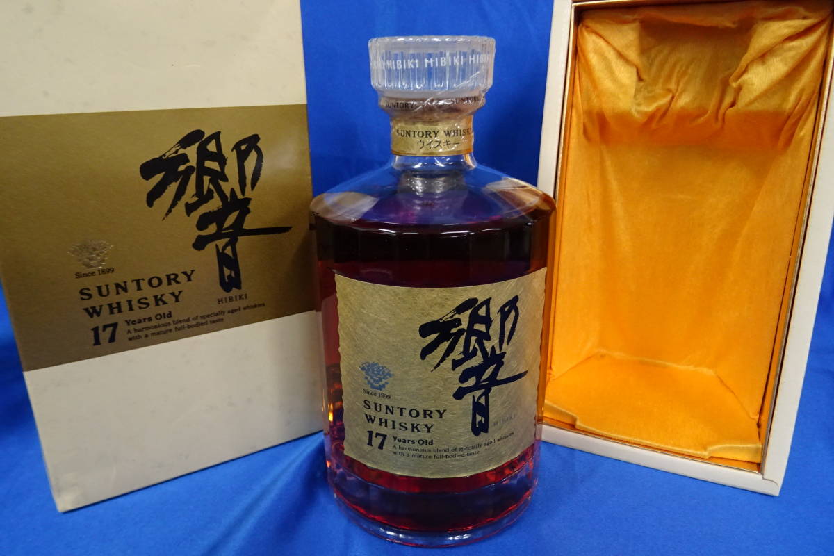 【未開栓】　響 17年　サントリー HIBIKI ウイスキー 響 裏ゴールドラベル 古酒 700ml 43％_画像1