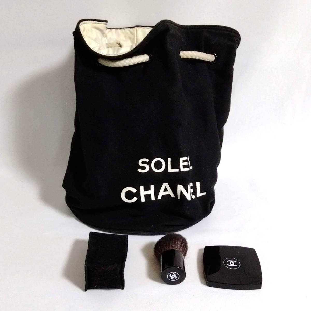 SOLEIL CHANEL 巾着型 プールバッグ ショルダーバッグ コンパクトミラー 手鏡 メイクブラシ コスメグッズ 3点セット_画像1